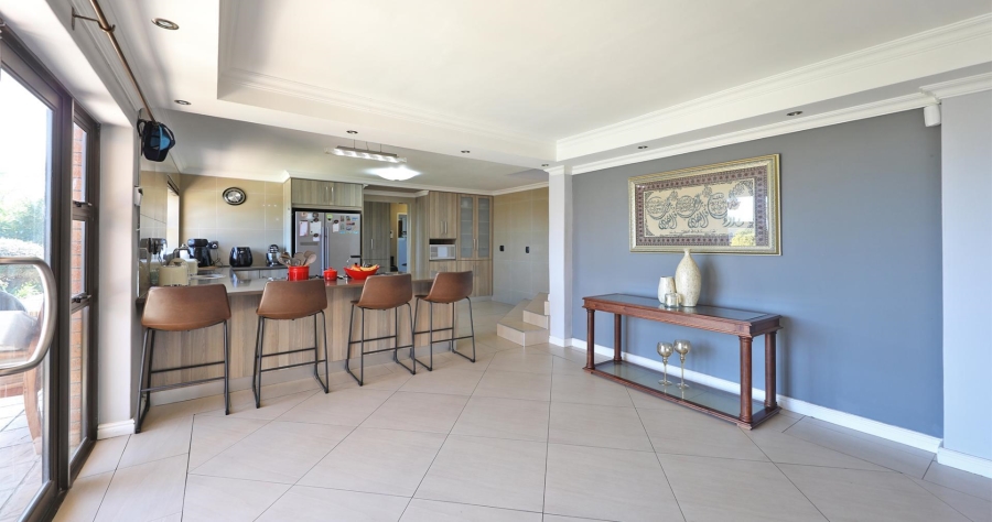 5 Bedroom Property for Sale in Plattekloof Western Cape